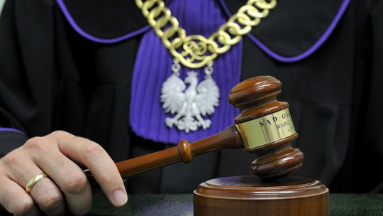 Skandaliczny wyrok: sąd umorzył postępowanie wobec suwalskiego sędziego, który prowadził auto mając 1,75 promila