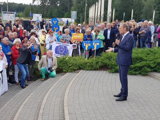 Donald Tusk dzisiaj w Gołdapi, w środę w Sejnach (zdjęcia)