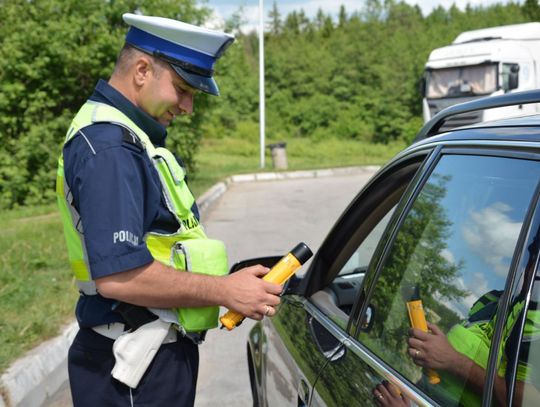 Jechał bez uprawnień, miał prawie 3 promile 