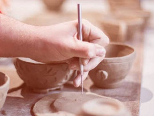 Krzywe: powstanie Krzywa Galeria i pracownia ceramiczna