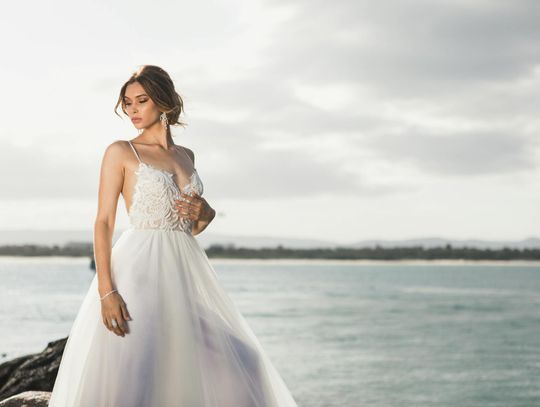 Okrycia ślubne – elegancja i komfort w każdej stylizacji