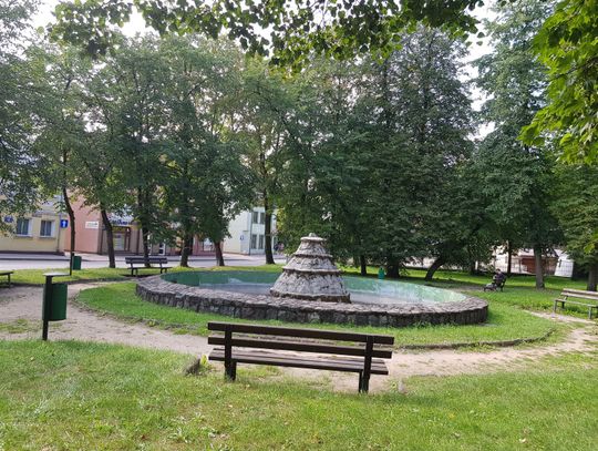 Sejny. Sukiennic nie ma, czy mały park wróci w ręce ratusza?