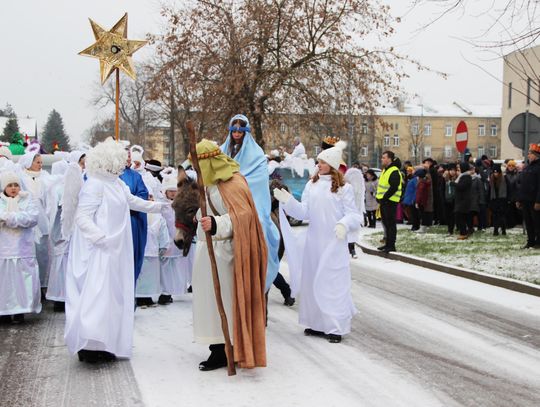 Suwalczanie przeszli w Orszaku Trzech Króli (foto+video)