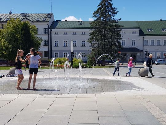 Suwałki: fontanna na placu Marii Konopnickiej naprawiona, już działa