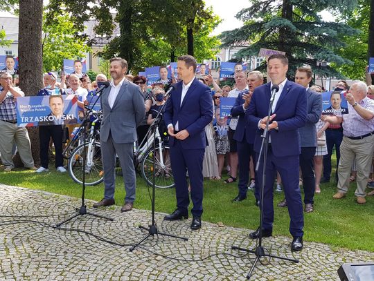 Suwałki: Rafał Trzaskowski odwiedził nasze miasto, obiecał, że 500 plus zostanie (zdjęcia)