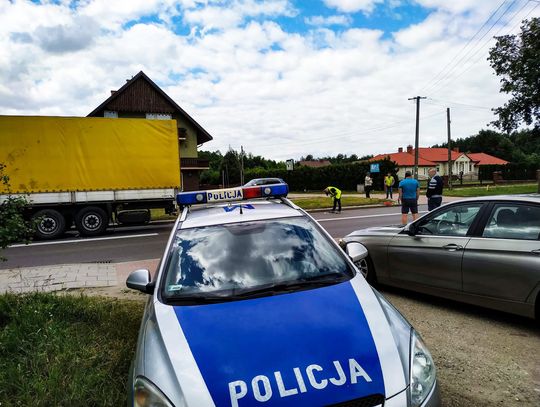 TIR potrącił śmiertelnie rowerzystkę, utrudnienia na dk8