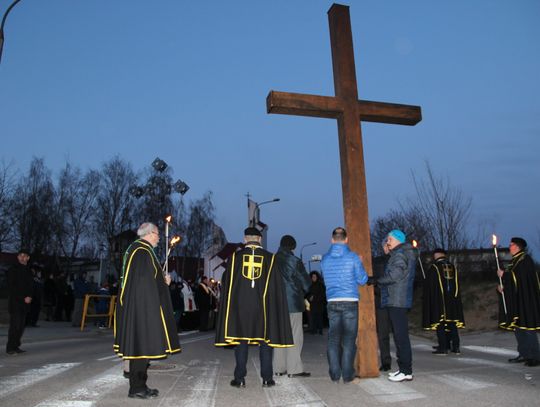 Tłumy na Drodze Krzyżowej w Suwałkach (FOTO)