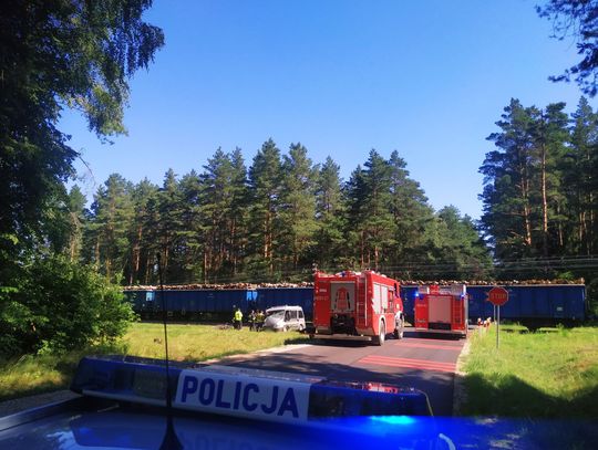 WYPADEK: pociąg zderzył się z samochodem osobowym