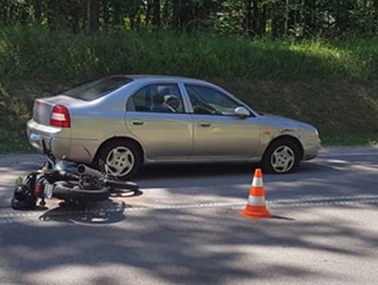 Zderzenie motocykla z osobówką na trasie Suwałki-Jeleniewo