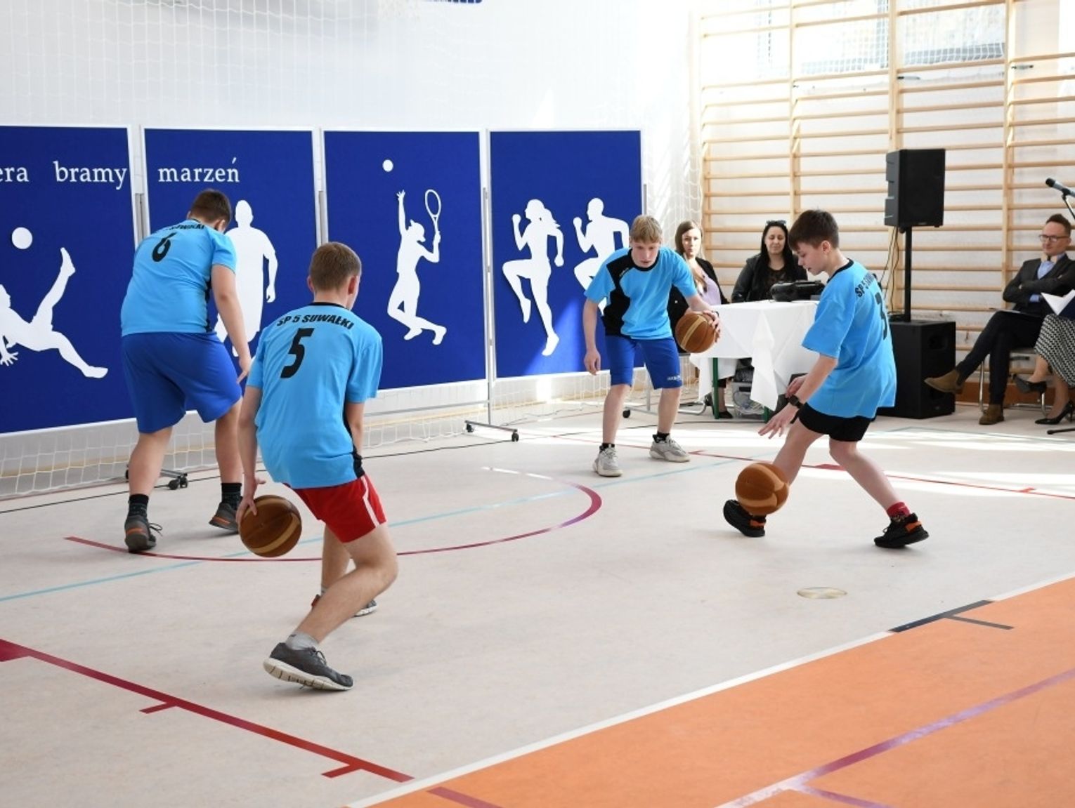 Szkoła Podstawowa Nr 5 W Suwałkach SP nr 5 w Suwałkach ma nowe obiekty sportowe