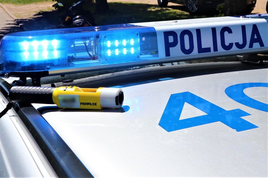 Augustów: policjanci ścigali pijanego, bez prawa jazdy