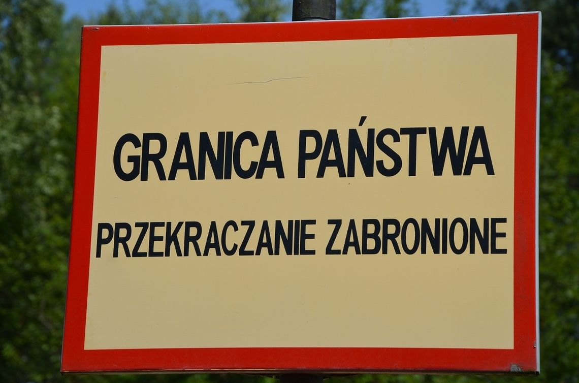 Dwóch Litwinów nielegalnie przekroczyło granicę, jeden chciał odwiedzić dziewczynę