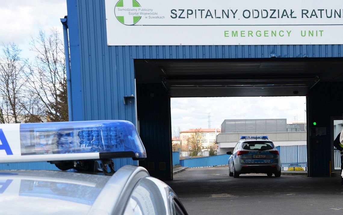 Dziewczynki połknęły środek żrący, już są w domu. Rodzina dziękuje policjantom