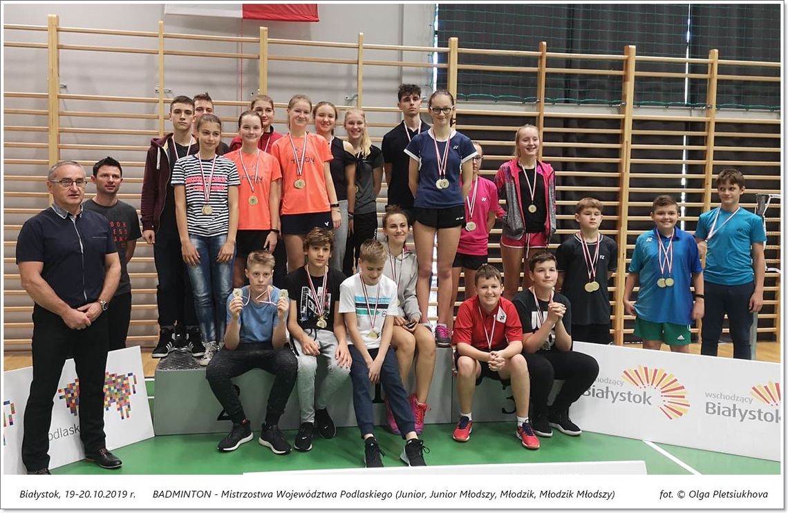Grad medali przywieźli młodzi badmintoniści SKB do Suwałk (foto)