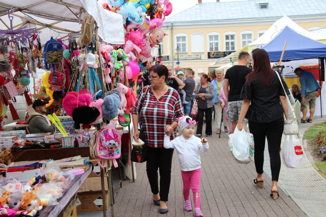 Jarmark Kamedulski rozpoczęty, wieczorem koncerty (galeria zdjęć)