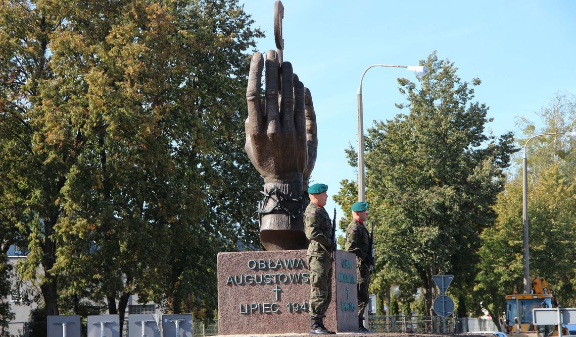 Pomniki upamiętniające ofiary obławy augustowskiej są już w Suwałkach, Augustowie i Sokółce