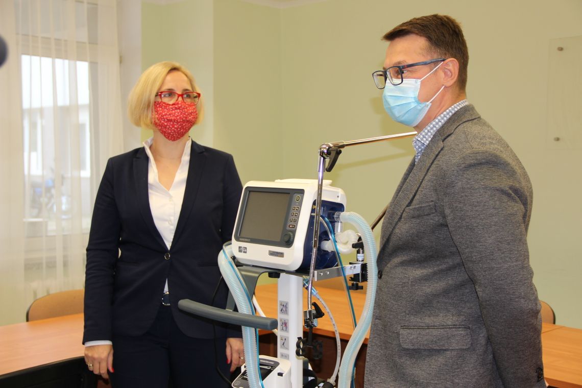 Suwałki: bank przekazał szpitalowi nowoczesny respirator