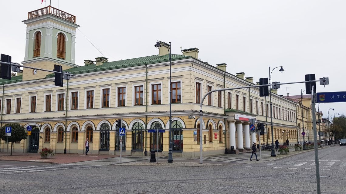 Suwałki: już 14 zakażonych urzędników, ratusz na pracy zdalnej 