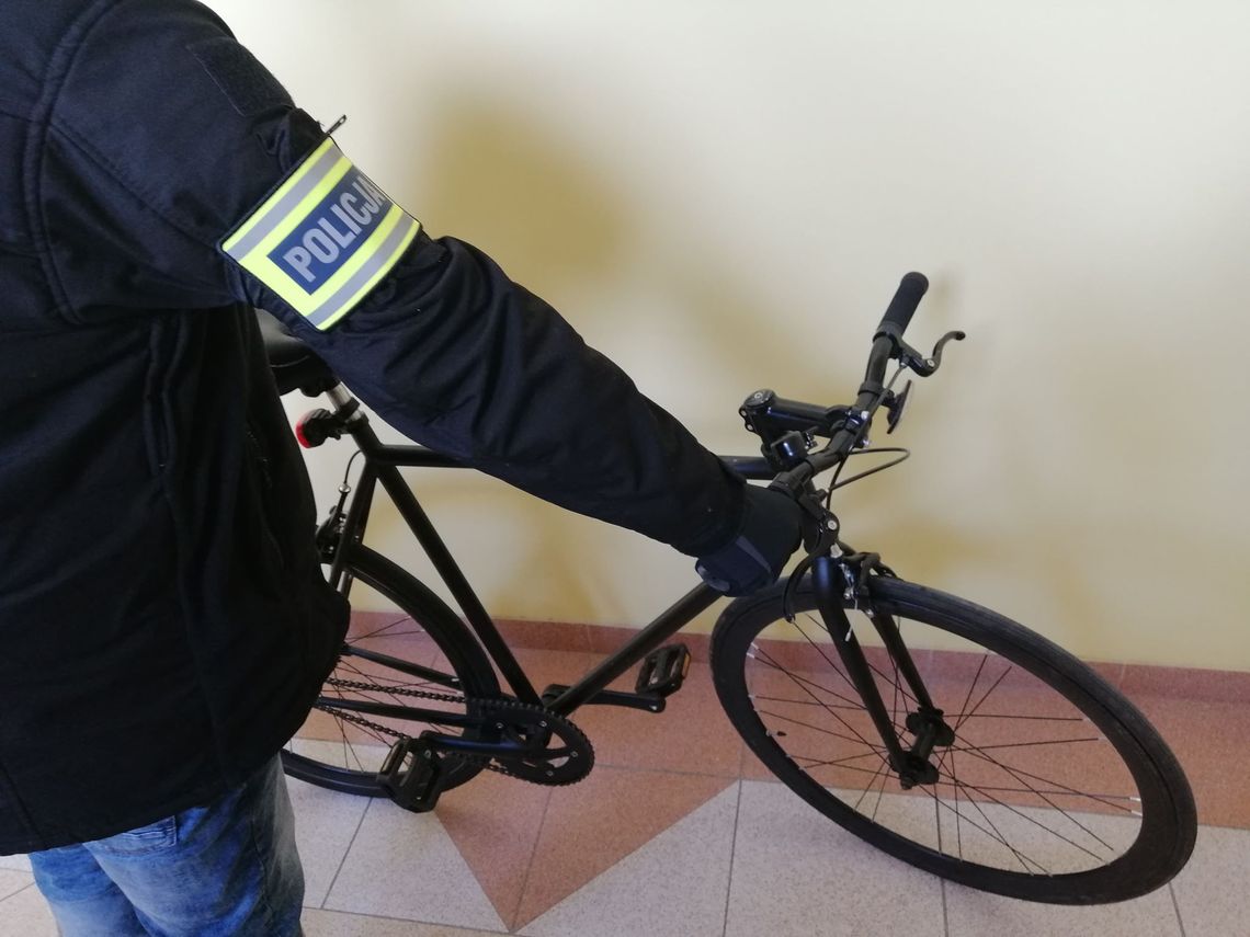 Suwałki: policjanci odzyskali skradziony rower, złodziej to recydywista