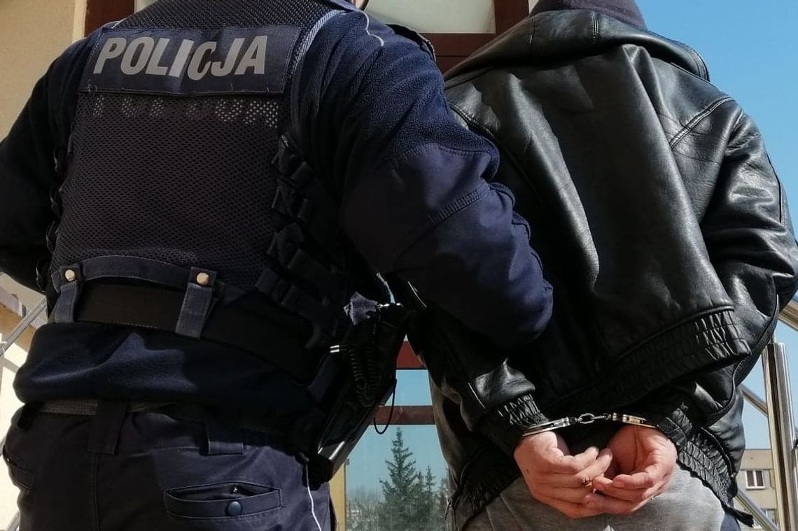 Suwałki: policjanci zatrzymali 52-latka poszukiwanego listem gończym