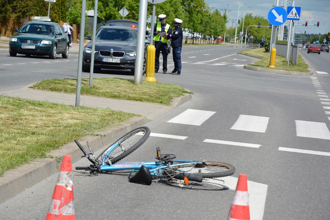 Suwałki: rowerzysta potrącony na ul. Reja trafił do szpitala