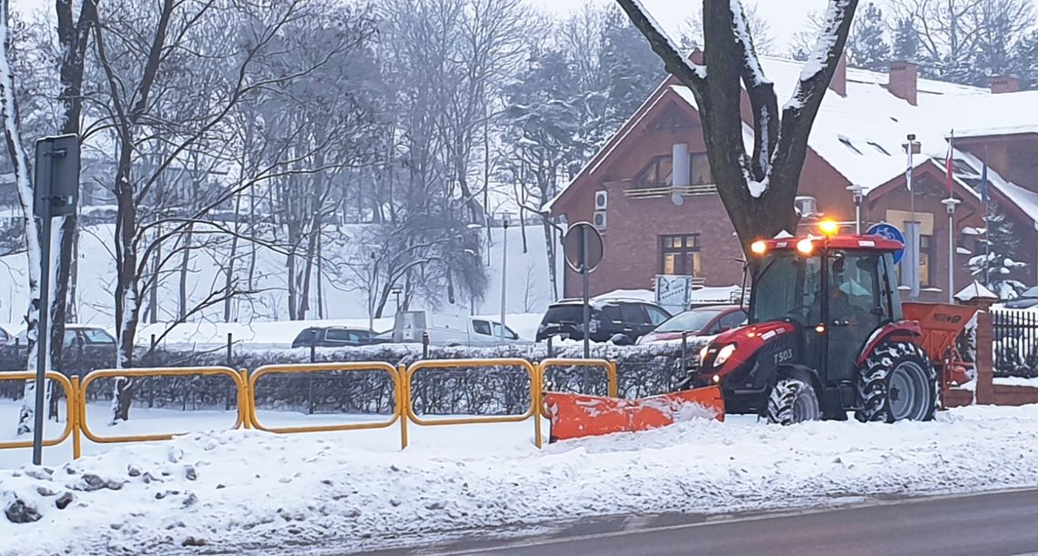 Suwałki walczą ze śniegiem, poszło 1700 ton soli i 1200 ton piasku